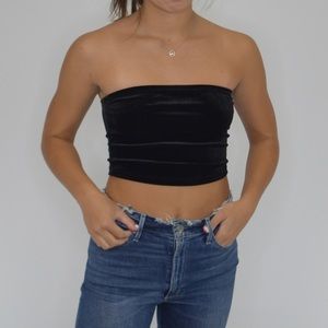 Black velvet tube top✨